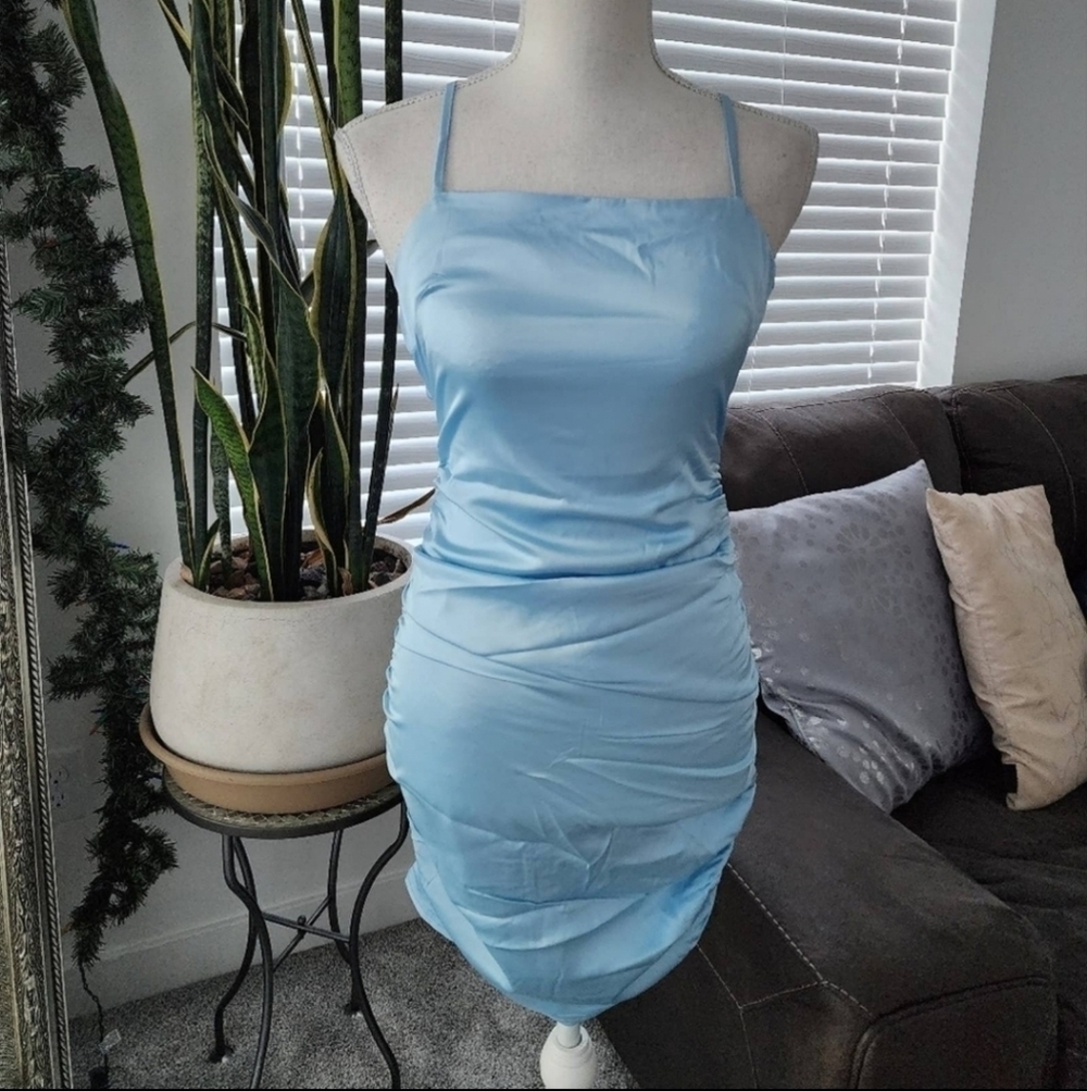 Forever 21 ruched strappy woven mini dress. Adjustable straps and back zipper. S